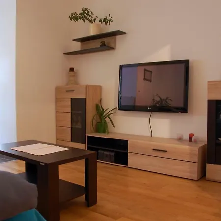 Apartman Three Queens Appartamento *